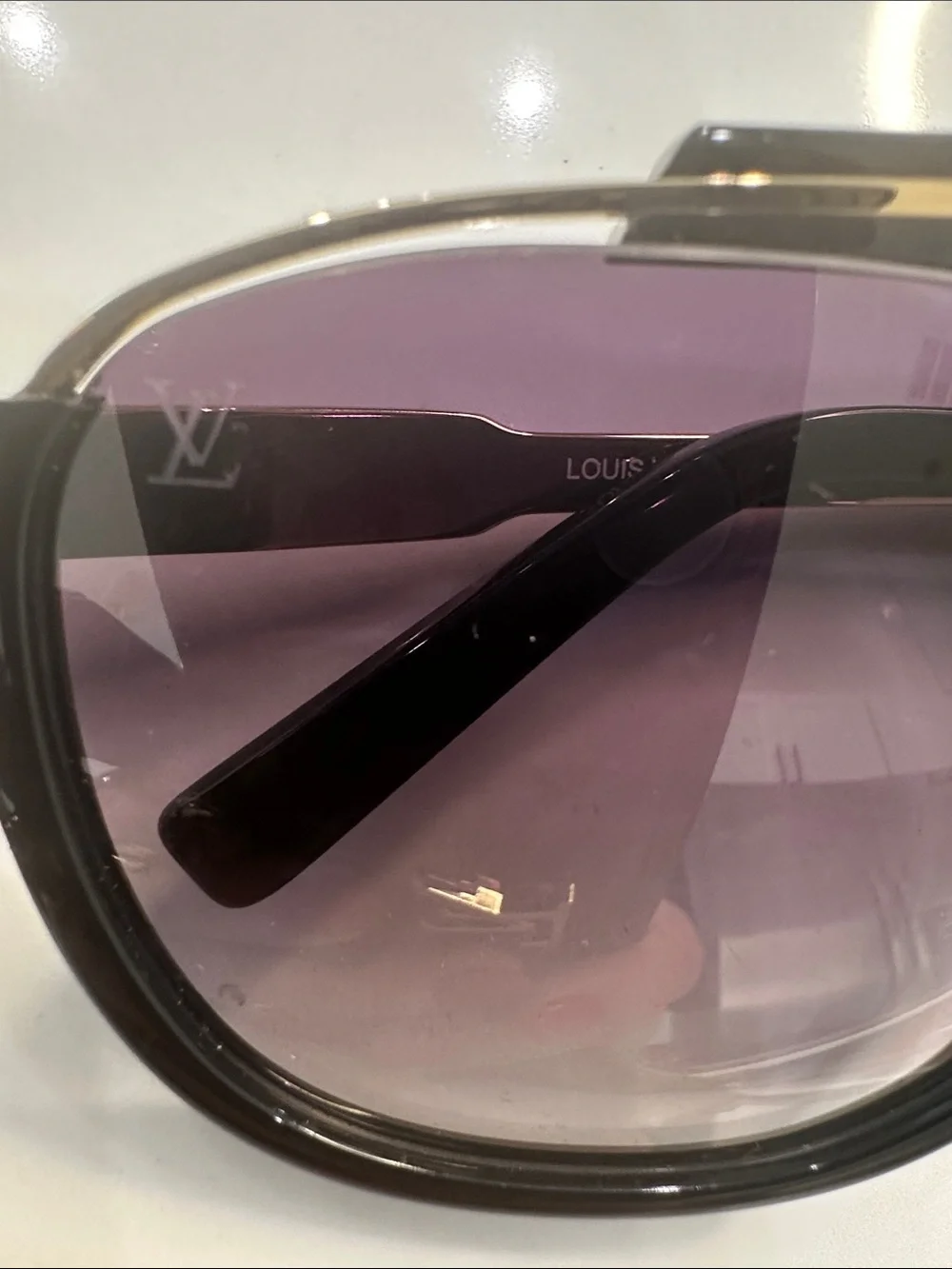 Louis Vuitton Black Sunglasses with Gold Trim - Men's Pilot Style